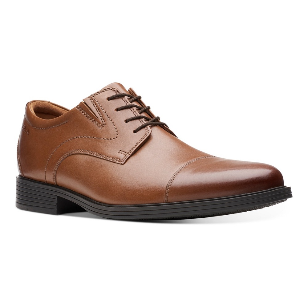 Clarks Tan Leather Oxfords
